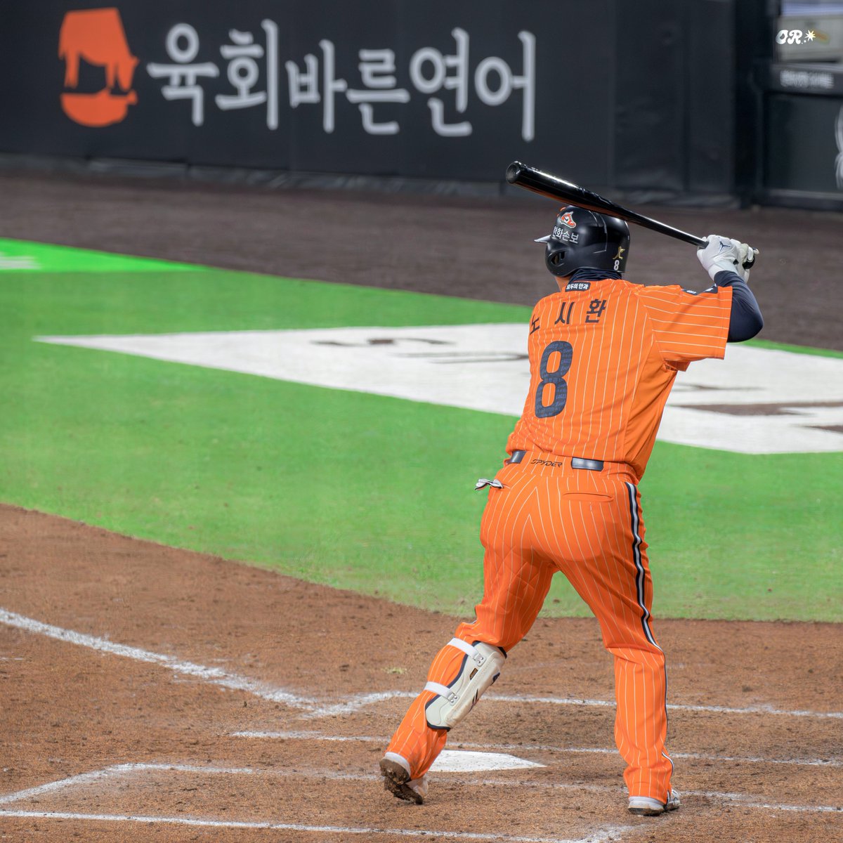 ᴏʀᴀɴɢᴇʀᴏᴍᴀɴᴄᴇ tweet media