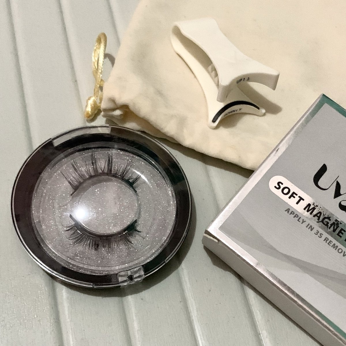 ꒰ WTS // WANT TO SELL PRELOVED UVGELLS MAGNETIC EYELASH EH04 ꒱

clean like new, udh ga pernah dipake lg
𖥻 price : 75k (lengkap with box &amp; pouch)

🍊— bisa oren gratong
🏠— surabaya (bisa cod)
💌— dm for more
#zonajajan #zonauang️ #zonaBU