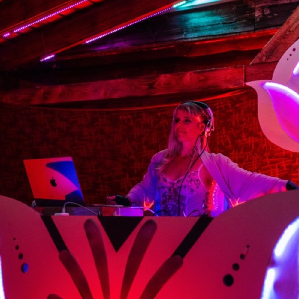 #NowPlaying  run wild dance temple 4.14 with lasya lada on LoveFireRadio.ca #lovefireradio ❤ 24/7 commercial free DJ Mixes ॐ
