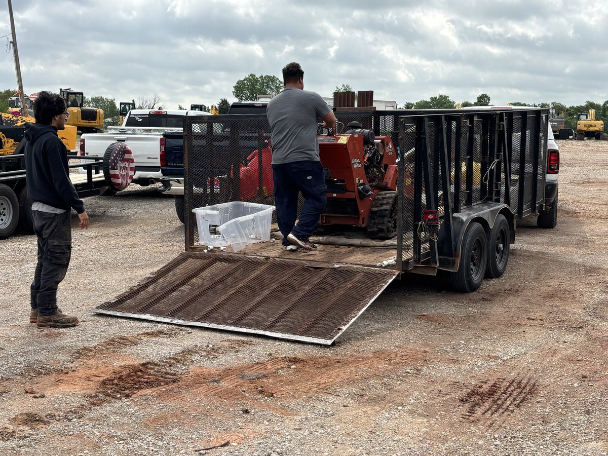 i35equip's tweet image. Another Ditch-Witch Trencher Sold, Loaded &amp;amp; Headed Out To Work 💦 🌱 See Our Full Inventory Of Trenchers Online i35equipment.com/trenchers 🇺🇸 #trencher #trenchers #ditchwitch #trencherforsale #trenchersforsale