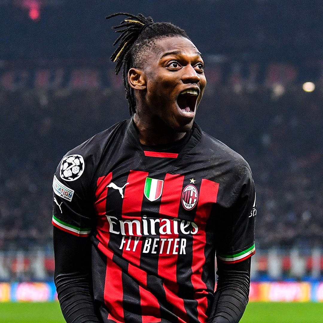 Stretford End tweet media