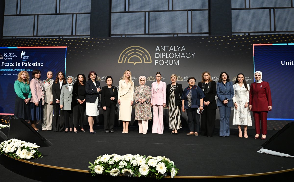 reportaznews's tweet image. Azerbaijan's First Lady Mehriban Aliyeva attends panel session on "United for Peace in Palestine: Confronting Scholasticide, Protecting Future" in Antalya 

report.az/2849621 

#report #reportaz #reportnewsaz #news #breakingnews