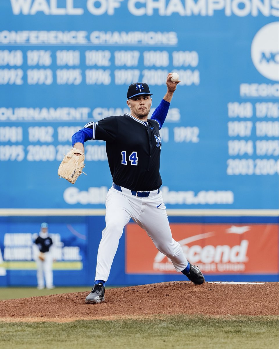MT_Baseball's tweet image. Back at it!

🆚 Delaware
📍 Murfreesboro, Tenn.
🏟️ Reese Smith Jr. Field
⏰ 12 p.m. CT
📊 goblueraiders.co/BSB-Stats-UD-G2
📻 goblueraiders.co/BSB-Listen-UD-…
🎟️ goblueraiders.co/BSB-Tickets-UD…
📺 goblueraiders.co/BSB-TV-UD-G2

#BLUEnited | #BlueCrew
