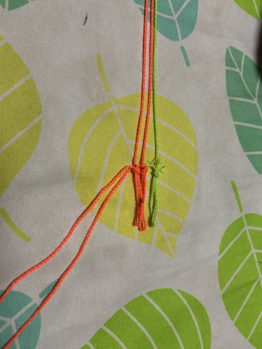 KIMERUno_yoyo's tweet photo. 1ヶ月使ったボロボロの2Aストリングようやく変えました、、
前回買えたの3/14で1ヶ月以上経ってた😓
いつも長さ合わせるの2,30分かかってる
プロとかは毎日買えるみたいだし、ストリング帰る様子をノーカットで見てみたいもんだ
#yoyo
#2ayoyo https://t.co/FfgQim2fvQ