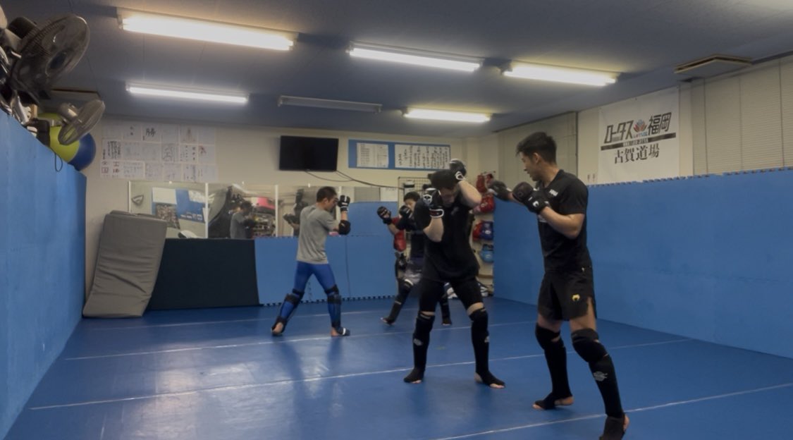 土曜選手練習。
皆んな試合を控えて士気高く良い練習でした。
あと塩分過多なので汗がしょっぱかったです。
#ロータス福岡古賀道場
#むくみ