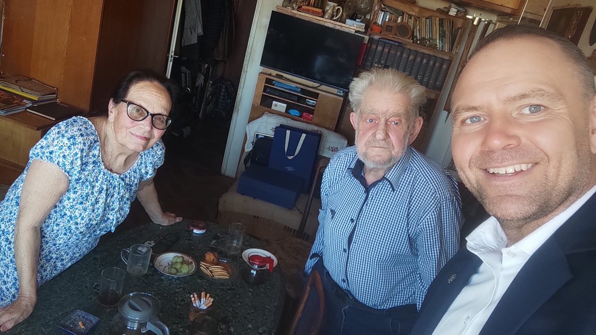 Piękna pogoda w rodzinnym Gdańsku i odwiedziny u pięknych ludzi – Joanny i Andrzeja Gwiazdów.

Pozdrawiamy! 🇵🇱❤️