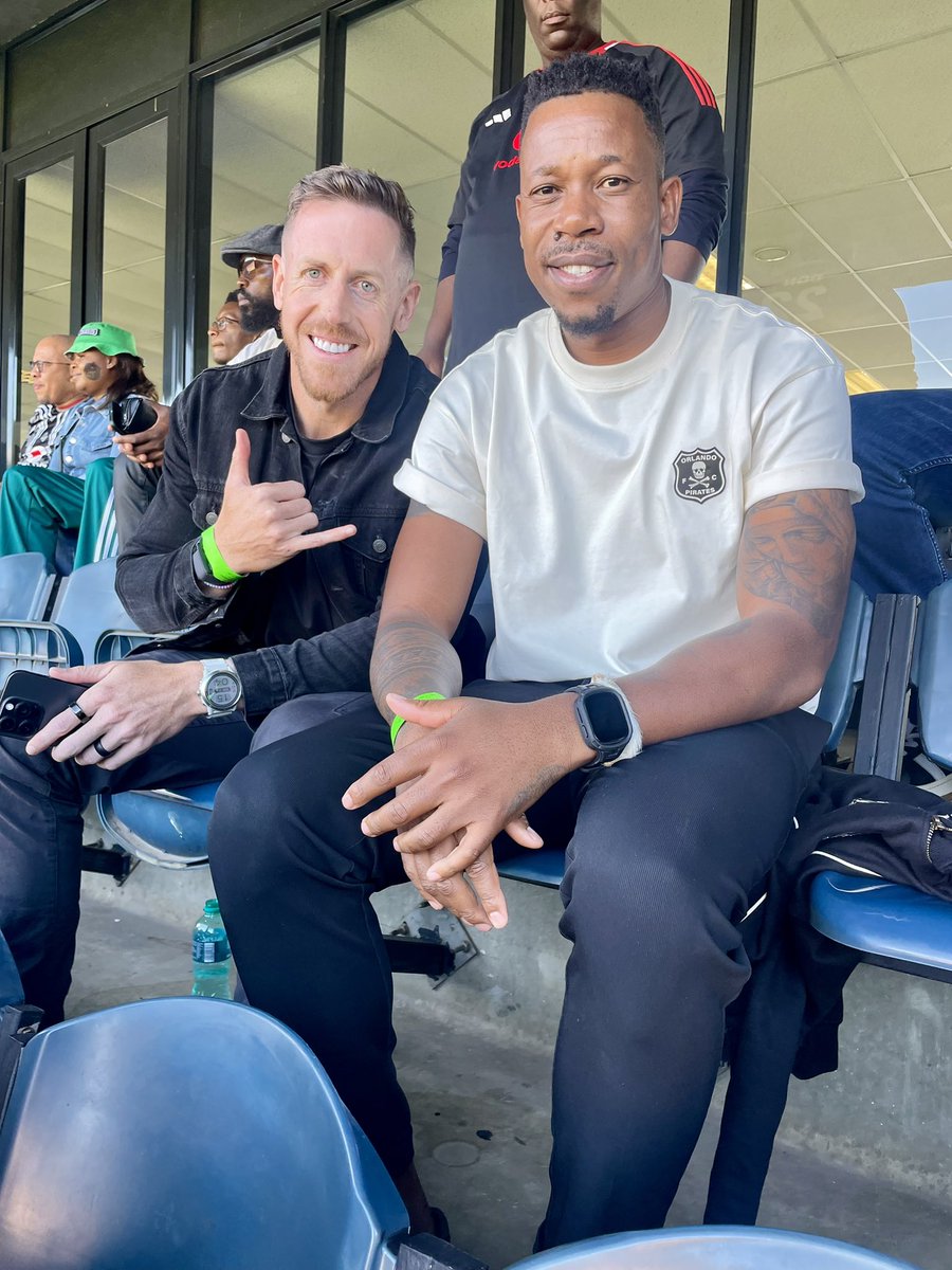 VodacomSoccer's tweet photo. As’hambi sodwa, siphethe amaMember 🏴‍☠️amakhulu!

#OnceAlways @MMORTON6 @JeleHappy https://t.co/aD45jJgBnv