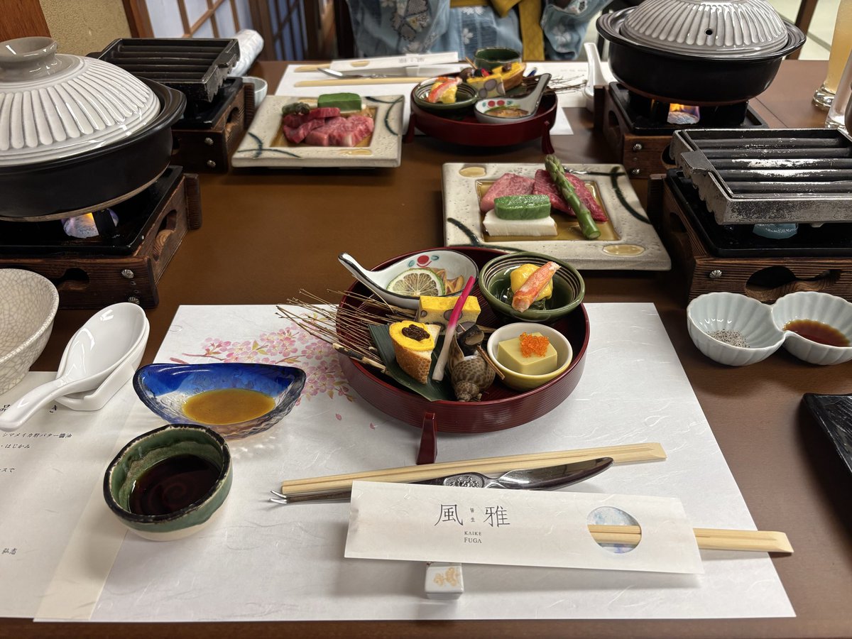GrqyO's tweet photo. 海と牛 https://t.co/qdlcOlOzkF