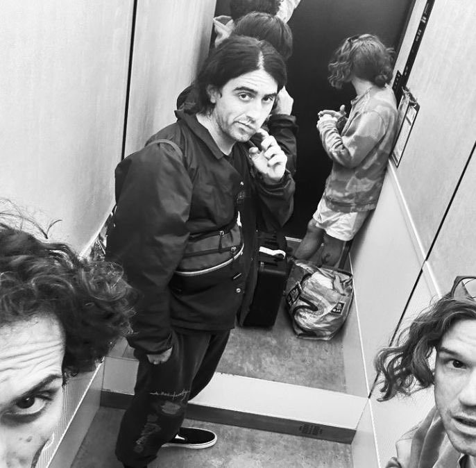 FrankieDanki3's tweet photo. When ur lead vocalist is lowkey a cutie patootie #machinegirl https://t.co/qoJjz4ldDj