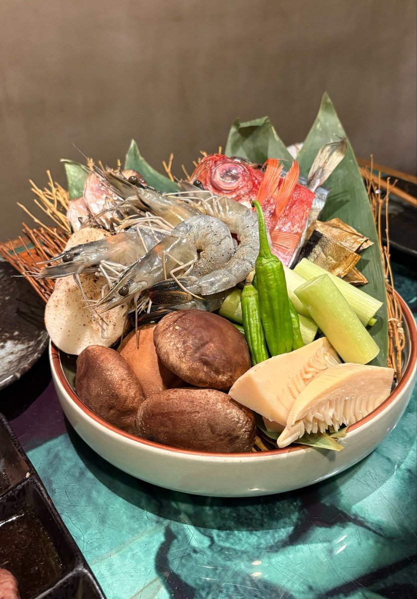 kon____n3's tweet photo. 1日目のラストはぷりんさんも合流して炭火焼きのお店へ😌全部美味しくて最高の夜になりました🤍 https://t.co/k9MLGNPN8V