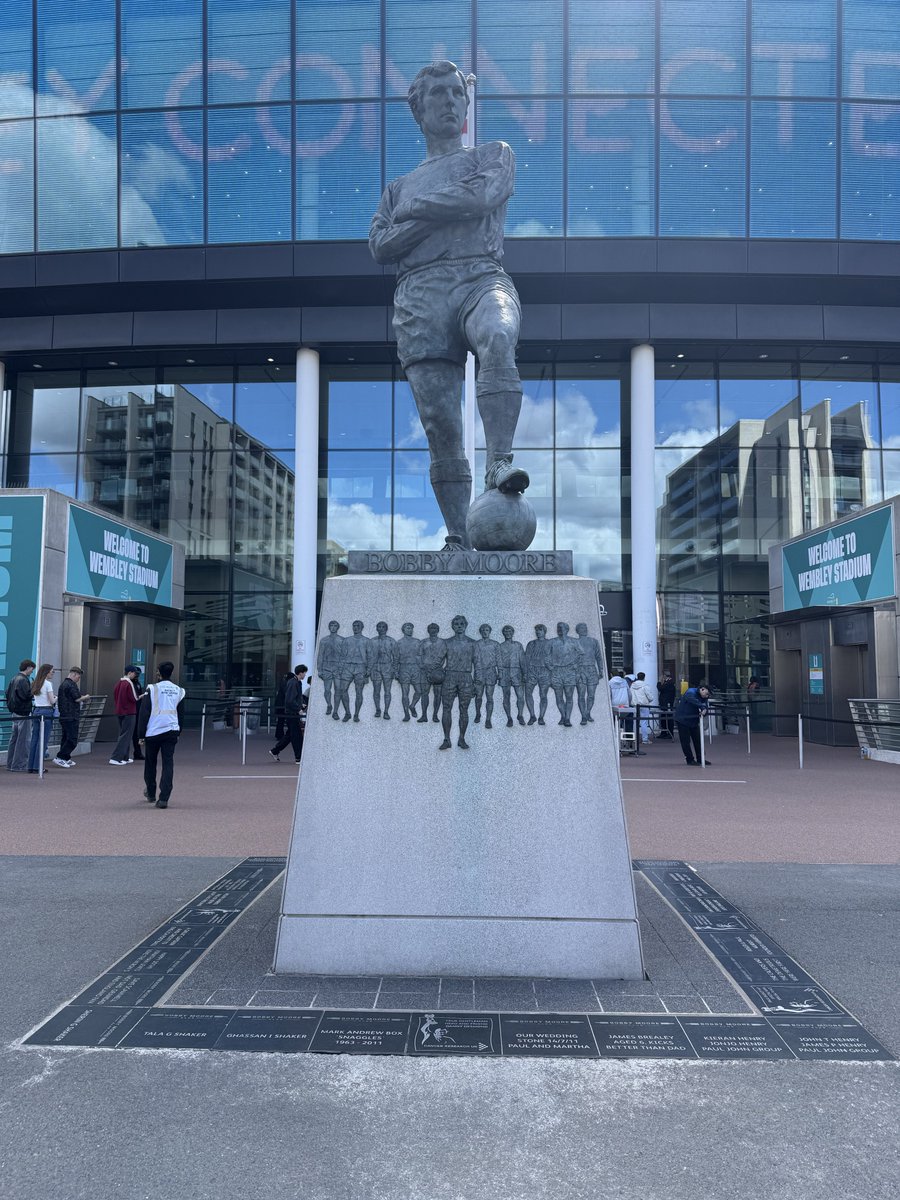 HammerInManny's tweet photo. Sir Bobby 👑 https://t.co/EFcRI12eKQ