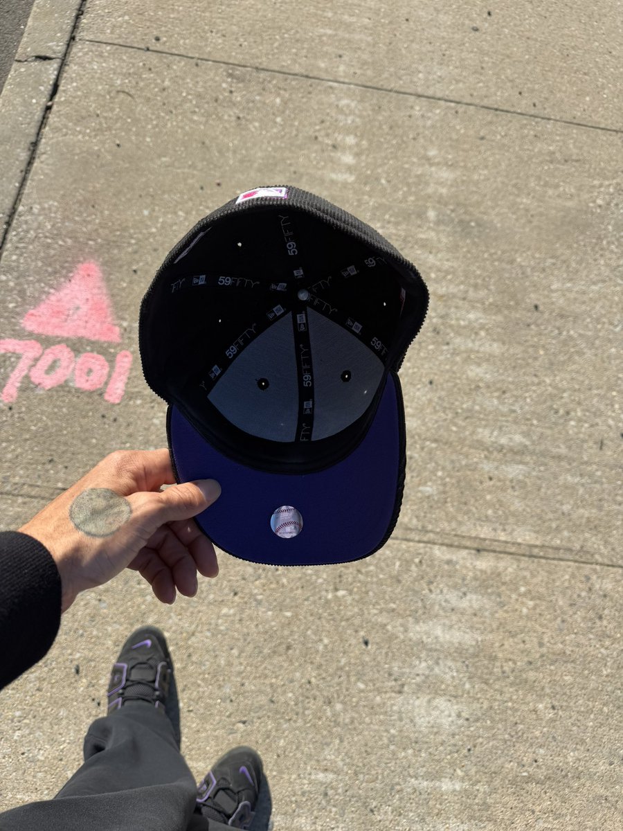 TheManWithESPN's tweet image. #PINdejos🫏
#StartingCapFive🔱
#FOTD🧢
Corduroy🧶
Cincinnati #Reds🏃🏻‍♂️
The Big Red Machine 1975👺
Purple UV🌂
Day Runner🫰🏼
#KOTD👟
Black &amp;amp; Purple Pippen AIR’s👾