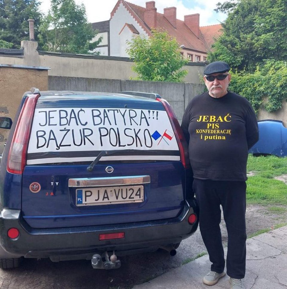 Karol Karolix tweet media