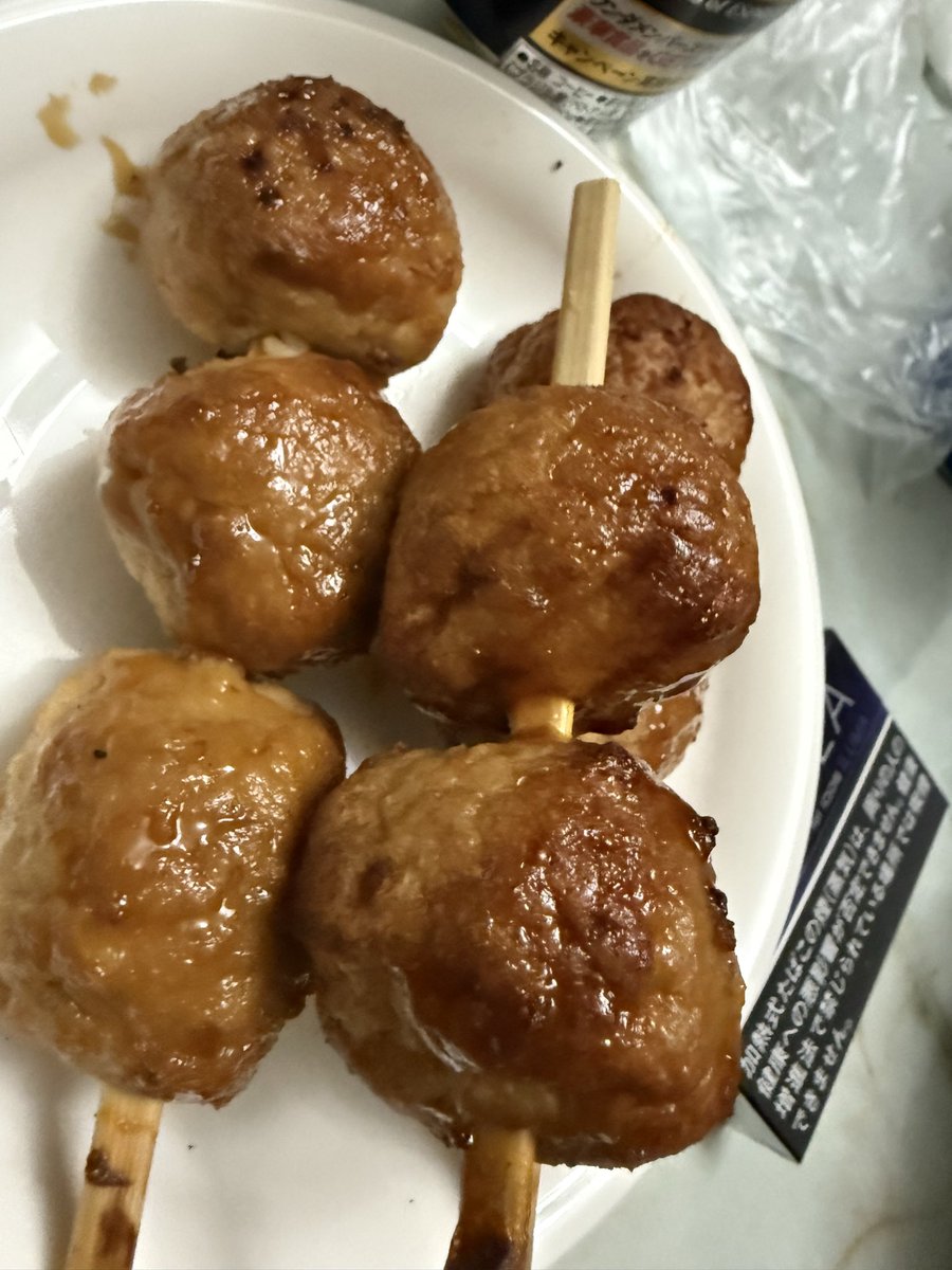 #怪遊奇～みちのく珍道中in山形～
vol.3
山形駅直通のS-PAL山形の1階はマツキヨやスーパーになってるんですが、そこの佐藤精肉店の惣菜のつくね・鶏レバー煮が美味い。

佐藤精肉店さんは市内に3店舗あります🍖
#山形グルメ