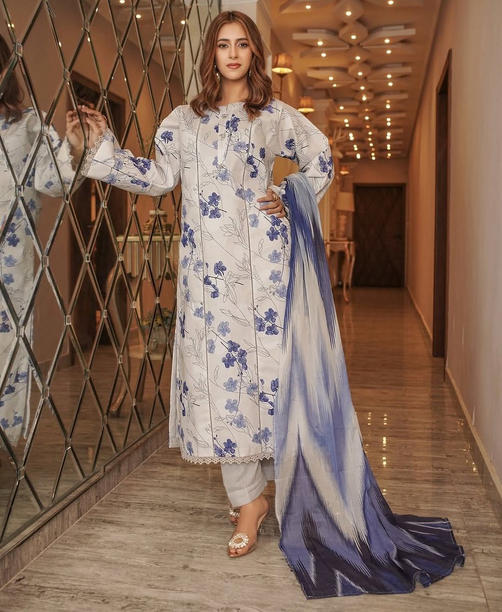 Abukhokhar9299's tweet image. Madham By LALA Volume 1:

Where comfort meets digital art! New 3pc digital print lawn collection is now live. High-quality fabric at best prices.

Available at FAZ Brand House.

Order now: 03403805395

#LALALawn #DigitalPrint #SummerFashion #FAZBrandHouse #lawn #Pakistán