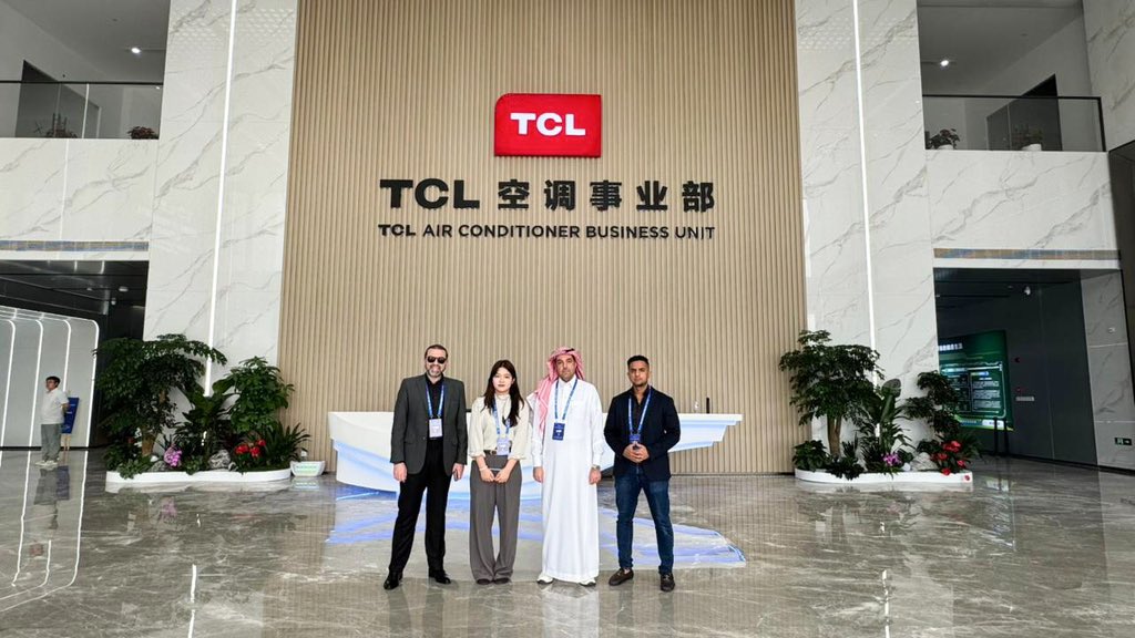 jzf_sa's tweet image. تتقدم شركة صقر الجزيرة بخالص الشكر والتقدير لشركة TCL على دعوتهم الكريمة لحضور حفل افتتاح مصنع المكيفات.

كما نبارك لهم هذا الإنجاز المميز، ونتمنى لهم مزيدًا من النجاح والتقدم في المستقبل

#صقر_الحزيرة
#TCL