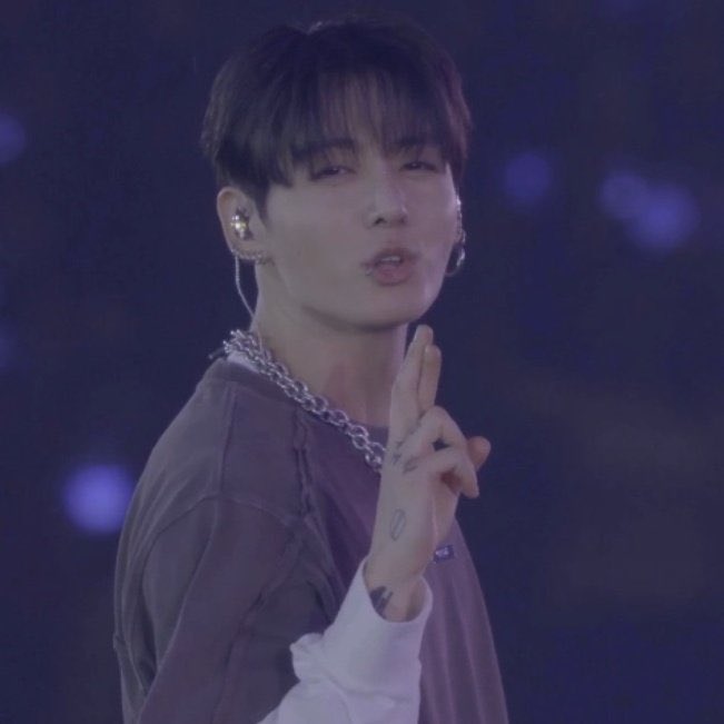 SAT0SUGU's tweet image. bts doing gojo’s hand sign approximately 50 times during their concert today satoru you will #always be famous