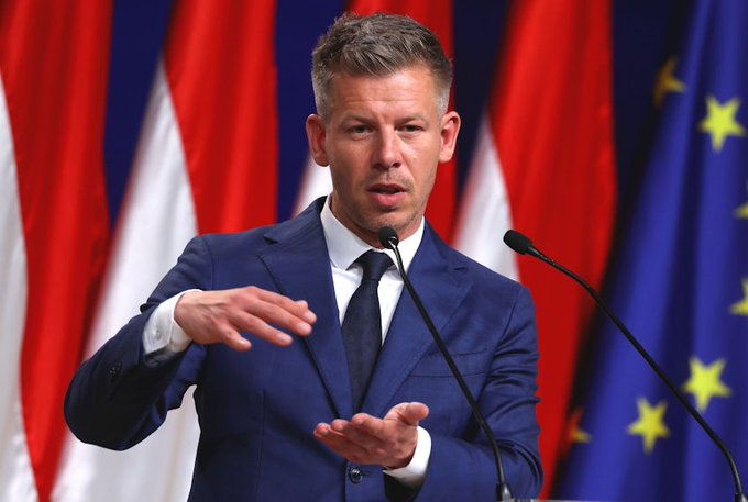 GlobalDiss's tweet photo. 🚨🇭🇺 HUGE! Péter Magyar SLAMS Ukraine’s EU bid
“NO WAY a country at war joins the EU. It’s ABSURD.”
Hungary will NOT support fast-tracking Ukraine into the EU. End of story. https://t.co/WzXG3Ks88p