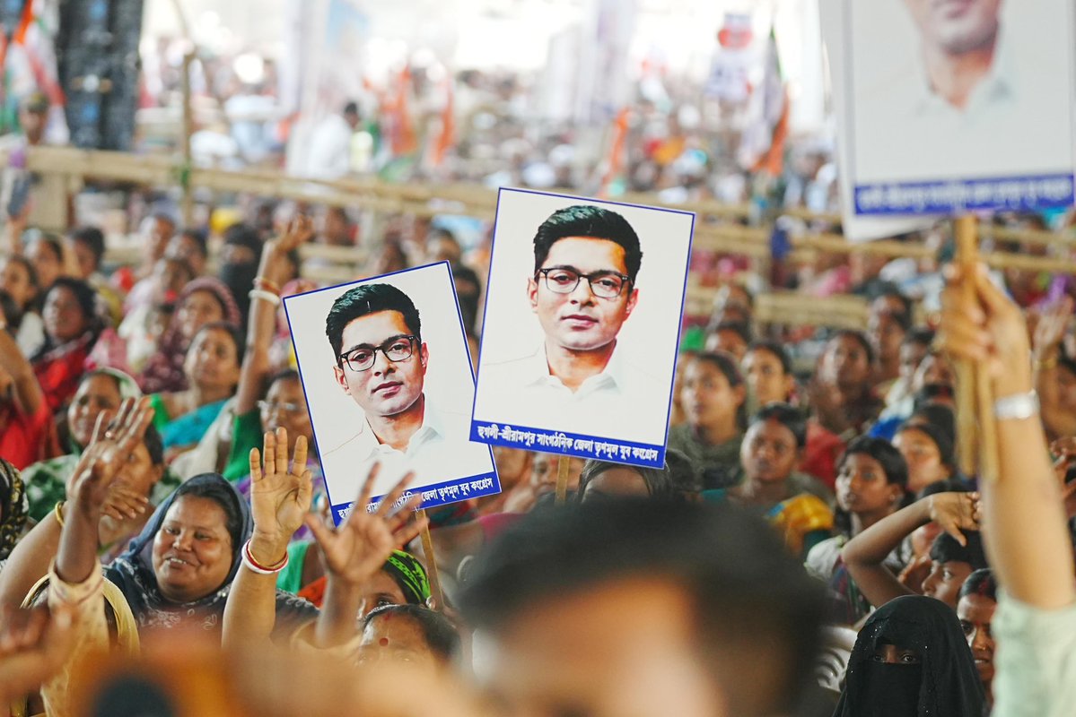 The fist raised. The hands held high.

Shri <a href="/abhishekaitc/">Abhishek Banerjee</a> addressed a powerful janasabha today in support of Shri Samir Chakraborty (Bua) from Pandua, Smt. Asima Patra from Dhanekhali, and Shri Ranjan Dhara from Balagarh.

The conviction in that raised fist is the same conviction