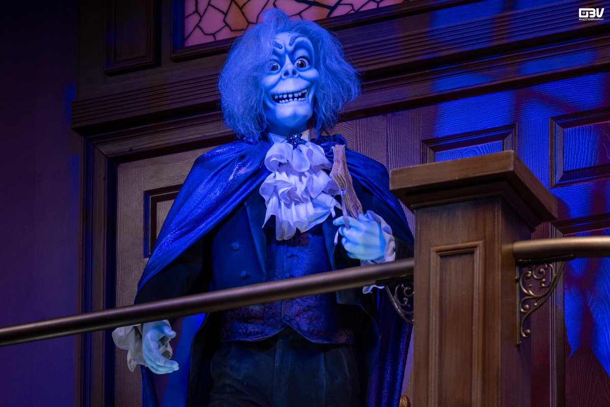 Obv2003's tweet photo. Today is the day! The Maestro’s performance awaits for you in his long awaited return! Phantom Theater: Opening Nightmare officially opens to the public today! Photos from Thursday!

@KingsIslandPR @SallyDarkRides @TonyClarkCP #photography #kingsisland https://t.co/ytUV2GH1el