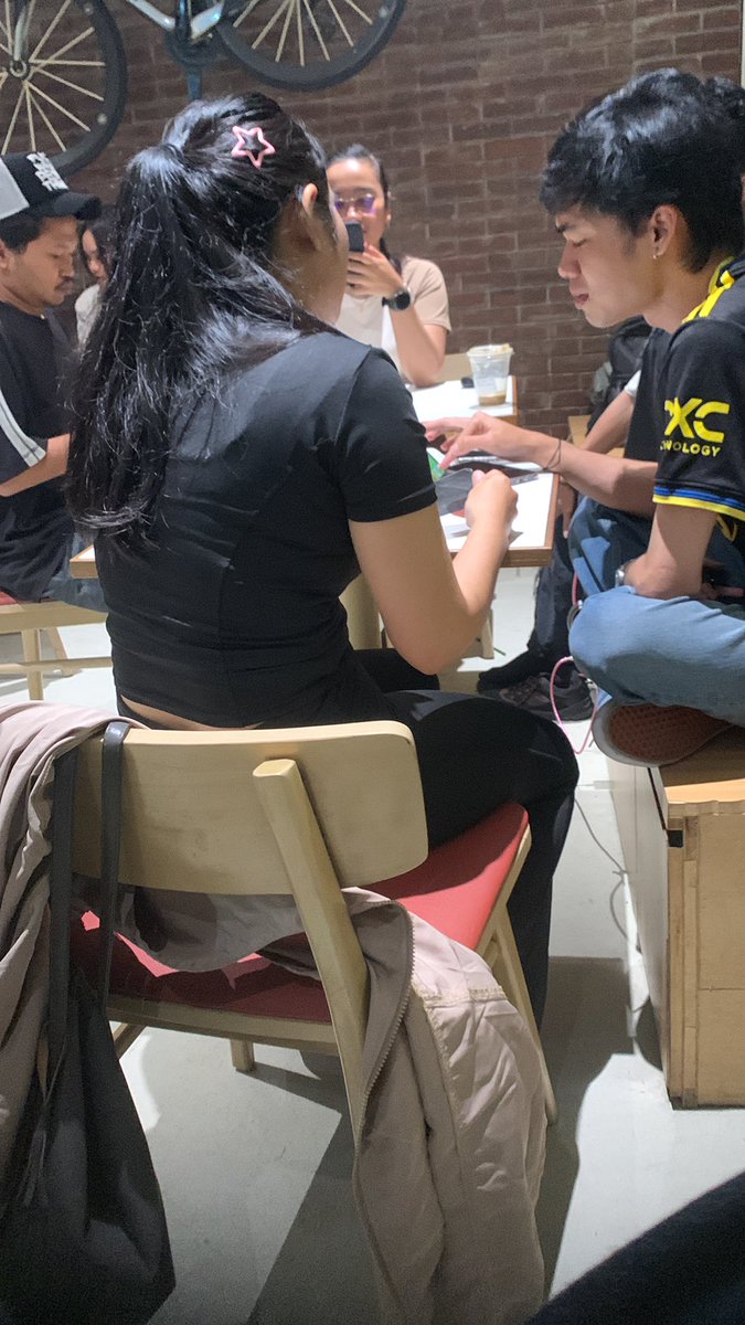 Duabelassiang tweet media