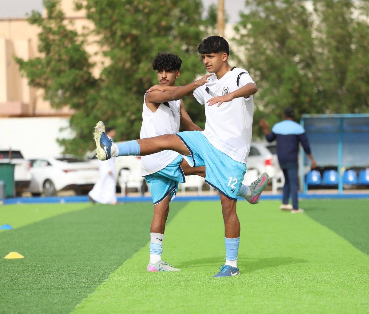 الباطن | الفئات السنية tweet media