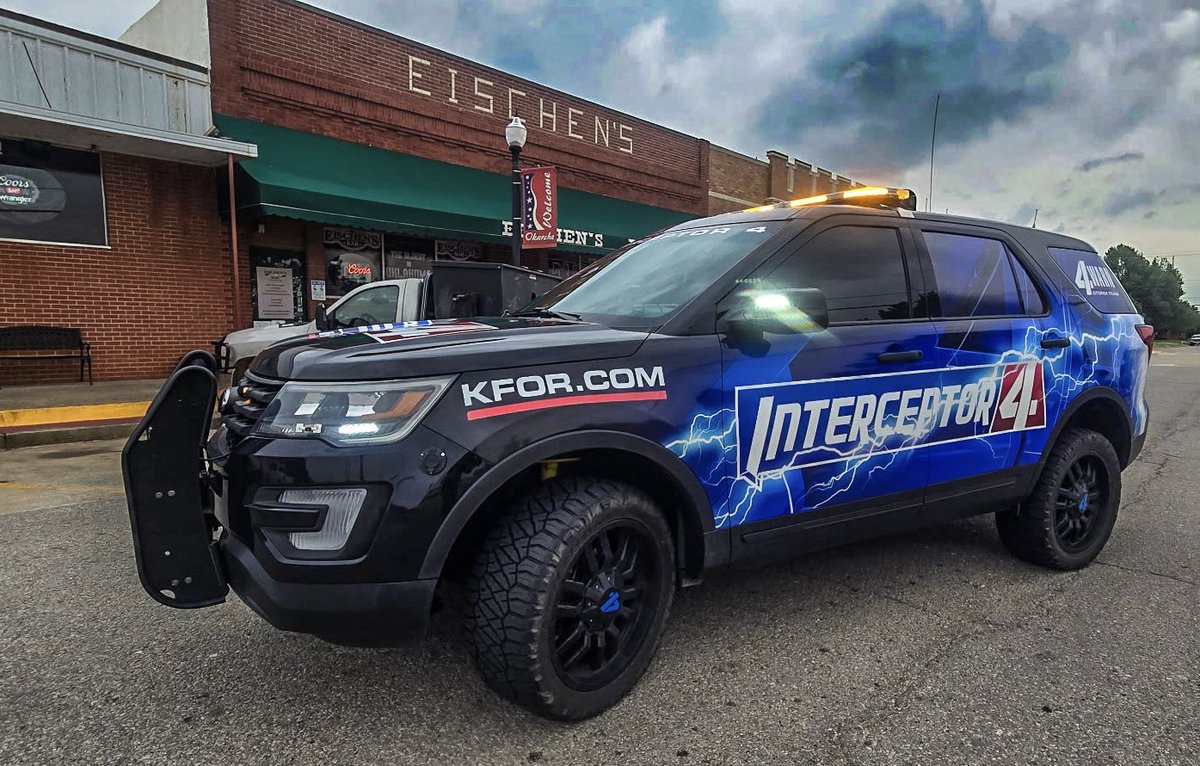 stevejkfor's tweet image. You know, no trip to or through Okarche is complete unless you make a stop here for some chicken. While I would have preferred eating in and having a nice cold beer, the to go chicken is just as tasty.  
#chicken #stormchasing #interceptor4 #oldestbarinoklahoma #friedchicken