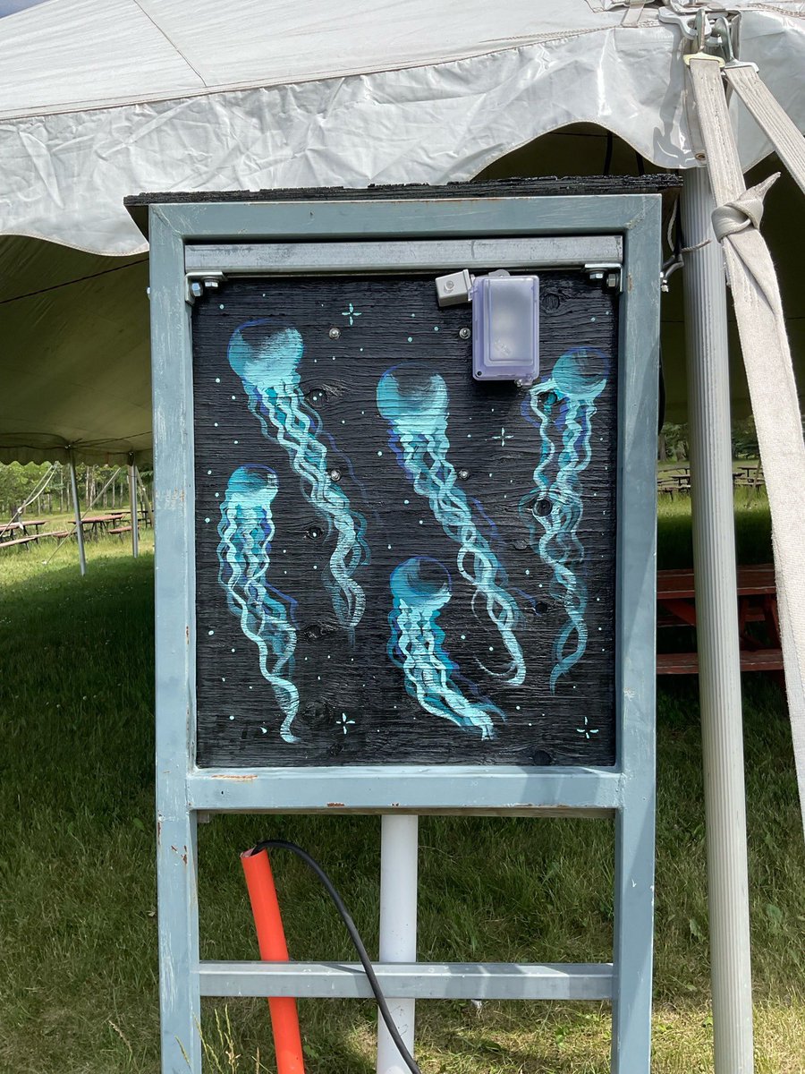 MRiverclan's tweet image. Cosmic jellyfish mural (the sequel) #art #artist #mural #painting #jellyfish

Speedpaint: youtu.be/wnMmzk35PbM