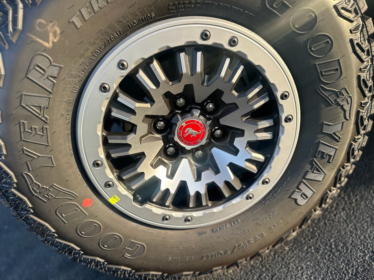 ReinekeFamily's tweet image. 🐎 The 2026 Bronco 60th Anniversary Edition has arrived at Reineke Ford!

A tribute to 60 years of Bronco heritage—blending classic design with modern Built Wild capability!

👏 Ford and the Bronco Team! 

#Bronco #Ford #BuiltWild #ReinekeFord