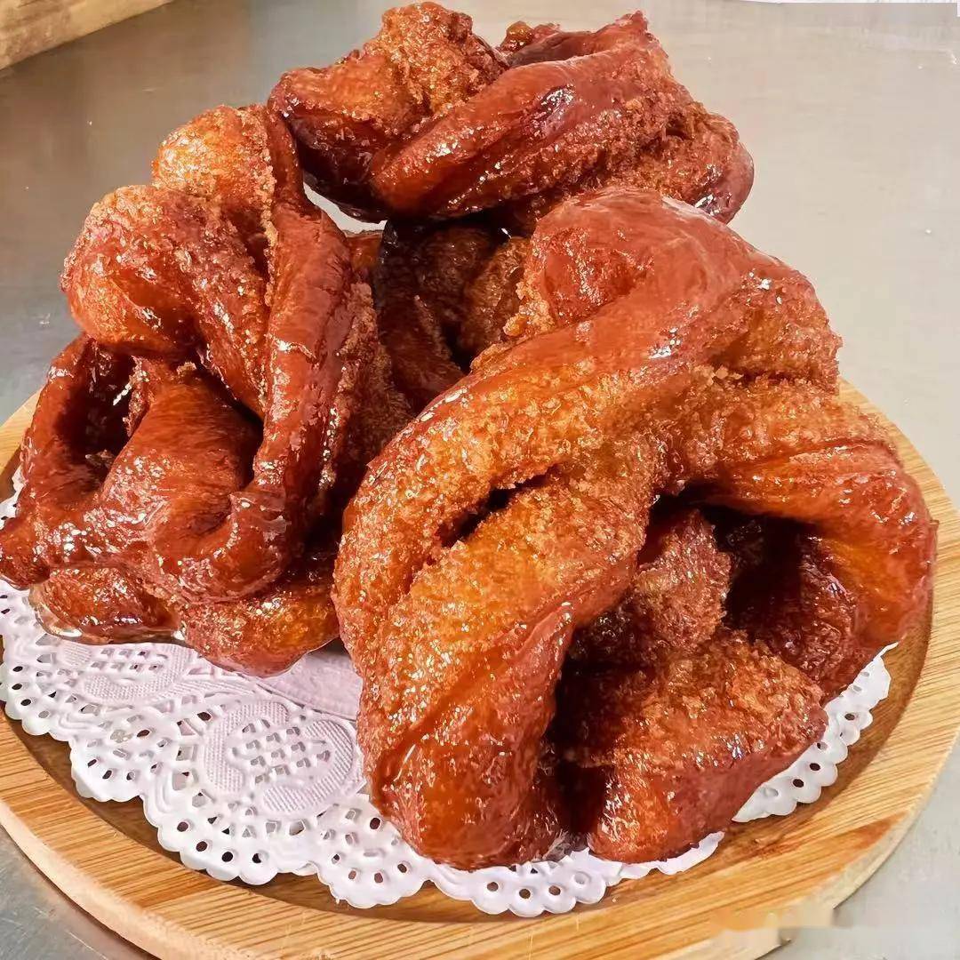 love and war tweet media