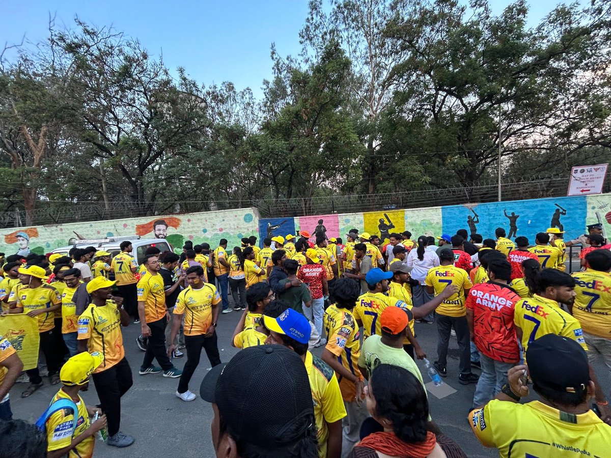 𝐊𝐨𝐡𝐥𝐢𝐧𝐚𝐭!𝟎𝐧_👑🚩 tweet media