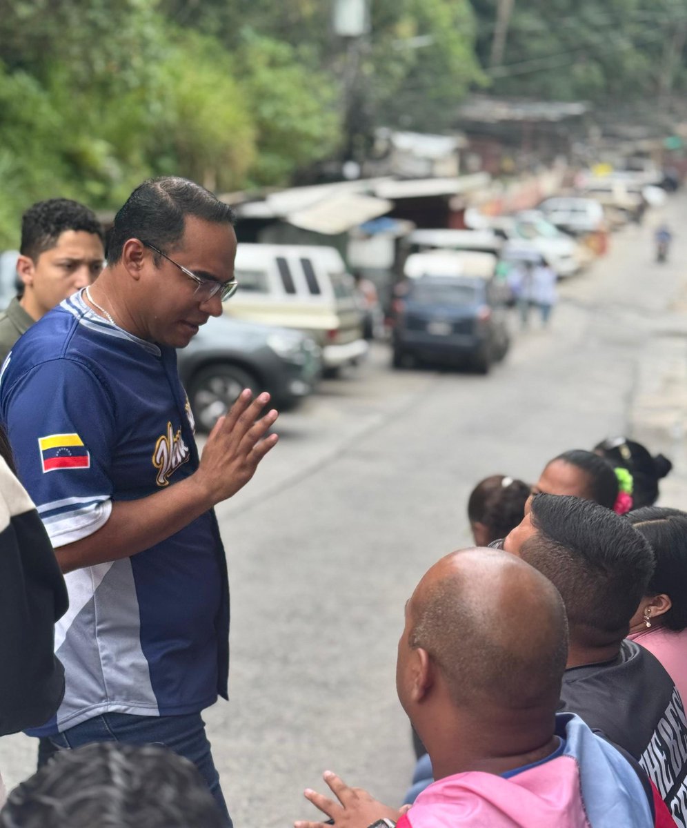 JDEnVictoria's tweet image. Fortalecemos la participación democrática en el municipio Sucre con el encuentro directo con nuestras comunas. 🗣️ Junto al liderazgo popular, consolidamos una agenda de trabajo para garantizar el bienestar de todos.​
¡Vamos indetenibles! 
​#Sucre #PoderPopular #DemocraciaDirecta