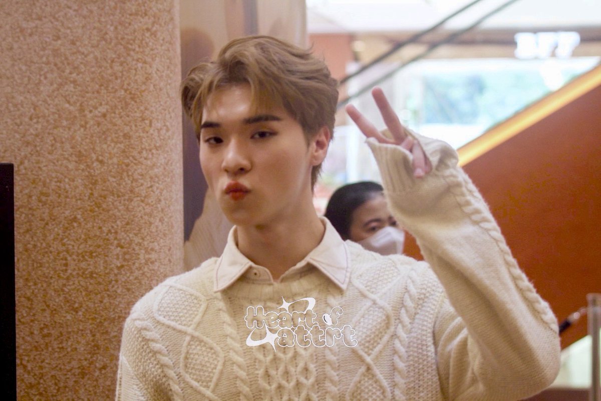 OATTRTTT 100K ALWAYS LOVED
#น้องโอ๊ตหนึ่งแสนความรัก

ยินดีกับน้องโอ๊ตด้วยนะคะ so proud of you มีคนรักเพิ่มขึ้นเยอะแยะเลย และจะมีมากขึ้นกว่านี้อีกแน่นอน สิ่งที่โอ๊ตพยายามและตั้งใจทำมา มีคนรับรู้ได้เสมอนะ

We’ll always be here, supporting you in our own little ways. Keep going,