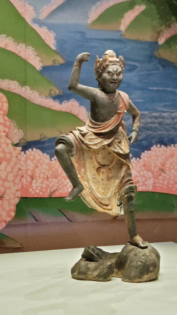 sacra0404's tweet photo. 今日は奈良国立博物館へ
神仏の山 吉野·大峰展に✨
女人禁制の大峰山寺にいらっしゃる蔵王権現山立像や、納められてる貴重な品をたくさんみることができました😌
#京都 #占い #銀月堂 #五条桜花 #魂の声 #開運 #幸せ #蔵王権現 #吉野大峰 #大峰山寺 #金峰山寺 #神仏の山 #藤原道長 https://t.co/pYdmAgg7RH