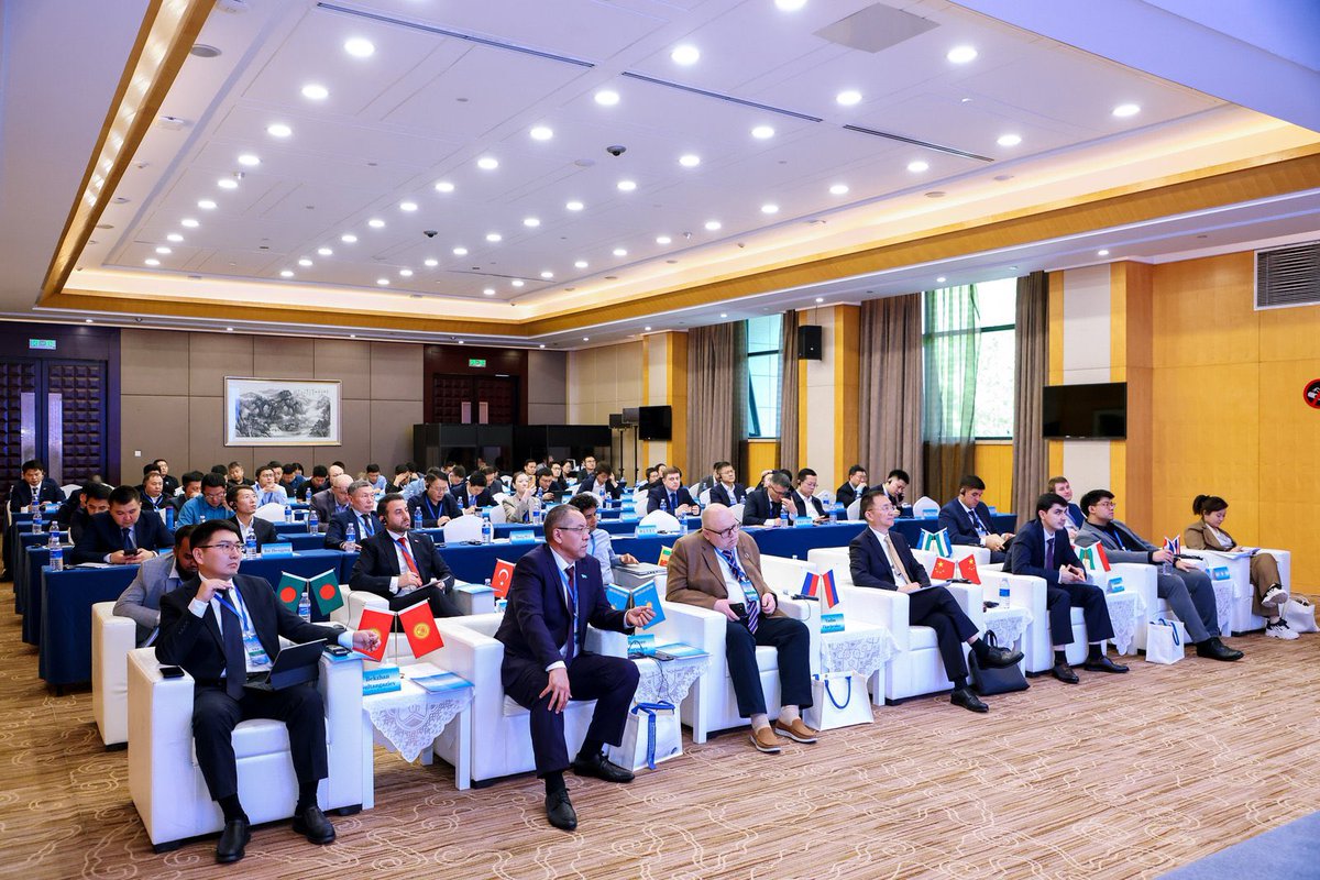 CicaSecretariat's tweet image. From intelligent drilling to early warning systems: #CICA_MS gathered in #Xi’an for a 4-day exchange hosted by Ministry of Emergency Management of China 🇨🇳

The program of the 3rd Int’l Conference on #MineSafety #RiskPrevention and #Control featured field visits to witness smart