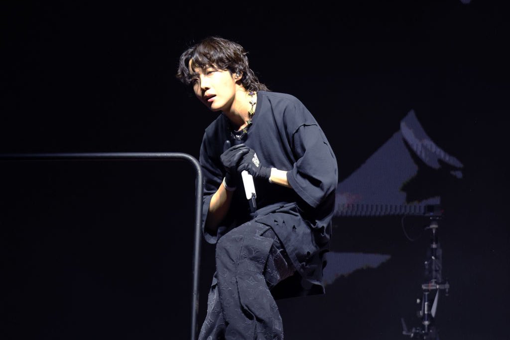 mniN1c0le⁷ 2.0 tweet media