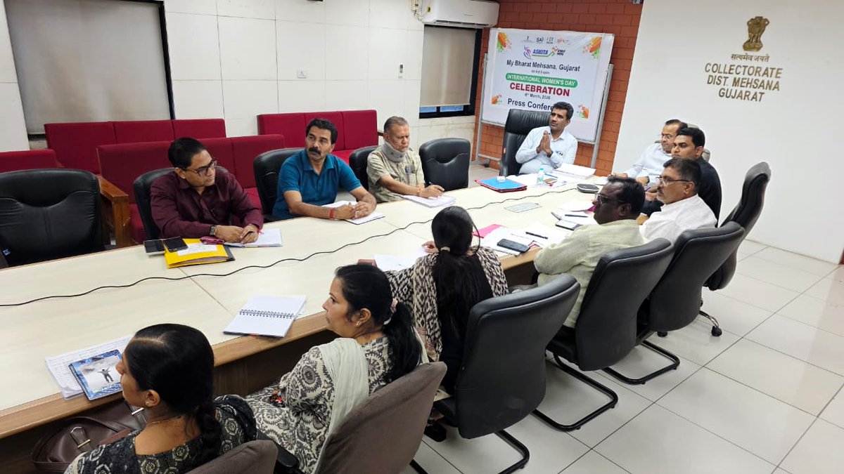 CollectorMeh's tweet photo. સ્થાનિક સ્વરાજ્યની સંસ્થાઓની ચૂંટણીઓ અન્વયે જિલ્લાના તમામ ચૂંટણી અધિકારીશ્રીઓ, મદદનીશ ચૂંટણી અધિકારીશ્રીઓ, નોડલ અધિકારીશ્રીઓ સાથે વિડિયો કોન્ફરન્સના માધ્યમથી બેઠક યોજી જરૂરી સુચનાઓ આપવામાં આવી.
@SECGujarat https://t.co/AbYaySHD5r