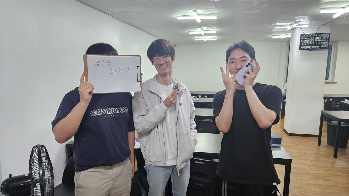 🏆부평히어로즈 유희왕 비공인 대회 결과 🏆 

26.04. 18 (토)

🥇 킬러튠
🥈 낙인 드래그마
🥉 크라운클랜

모두 수고하셨습니다.