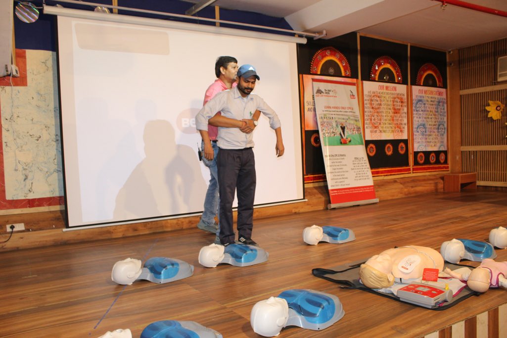 mapsavschool's tweet image. CPR workshop by Sanjeev Kumar Singh boosted life-saving skills through hands-on learning 🚑💪 #CPRTraining #SaveLives @Dir_Education  @cbseindia29 @MoHFW_INDIA