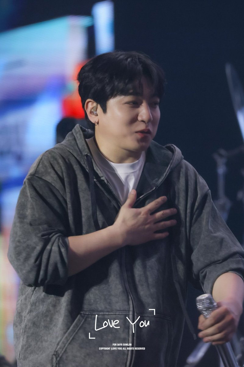 love_u_116's tweet image. 260418 #성진 #DAY6 #SUNGJIN
순간 마이크 튀어서 놀랐어ㅋㅋㅋㅋ