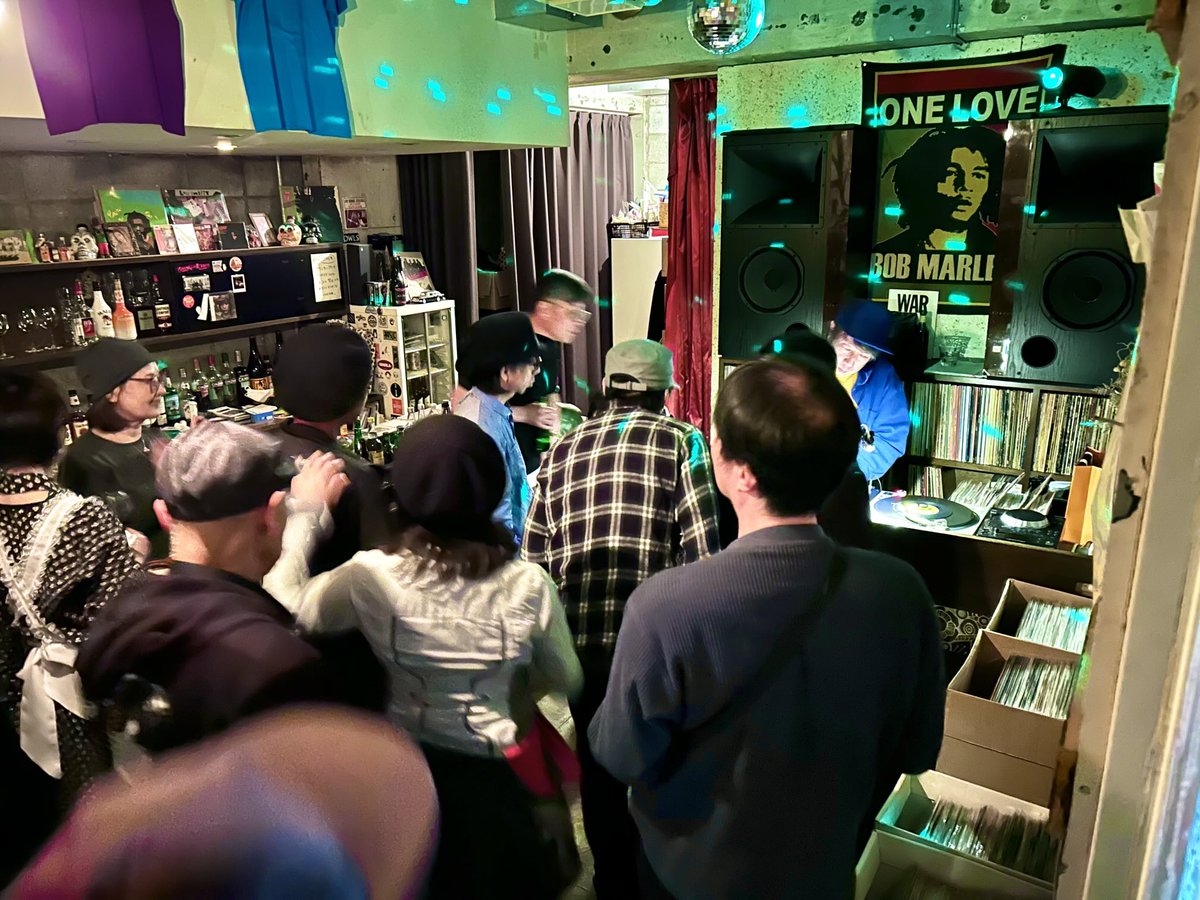 DaMemphis's tweet image. スナックひろみ🔥
いや〜スンバラしいパーティーでした！！
ロミ子さん♡沢山のひとにお祝いしてもらえて良かったね
大盛況ありがとうございました✨

#メンフィス兄弟。
#スナックひろみ 
#dj 
#みんなの笑顔が私の栄養分