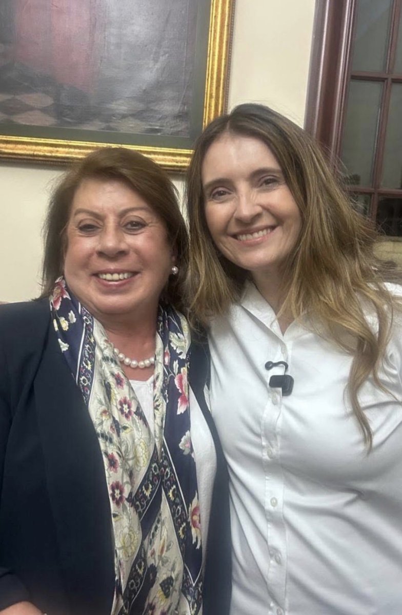 DIAPOLA's tweet image. Cómo va a combatir el hampa si ud estuvo en #Pasto #Nariño con Myriam Paredes famosa por sus enredos de corrupción y miembro honorario del @soyconservador .