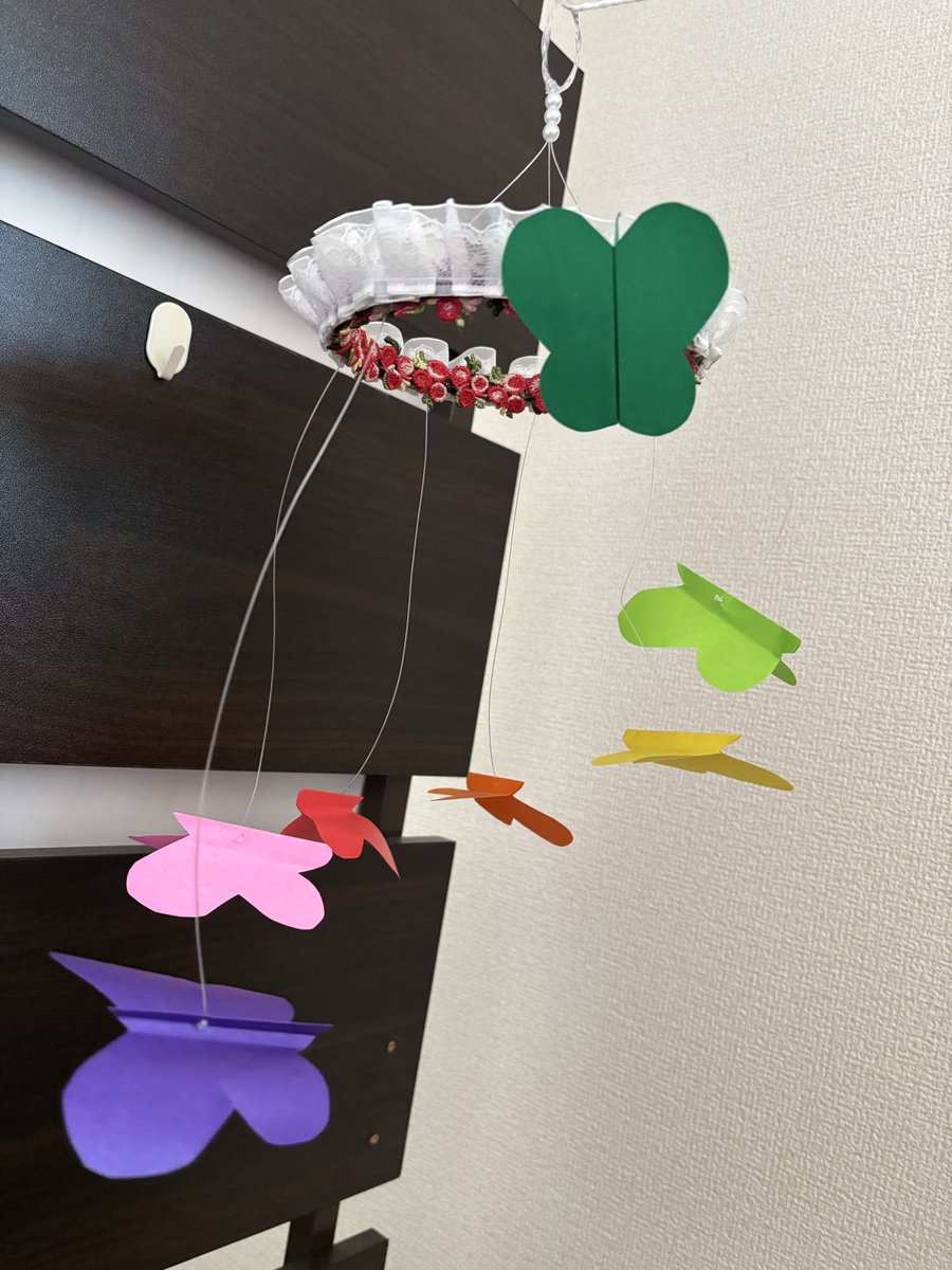 chocolate25255's tweet photo. 子供が生まれて1年たった🥳🎂

よく寝る子だったからこの1年手作りおもちゃやら季節のものとかいっぱい作ったなと…
つまみ細工やら裁縫やら手先が器用になった気がする🤣 https://t.co/fCTyCuCDMw