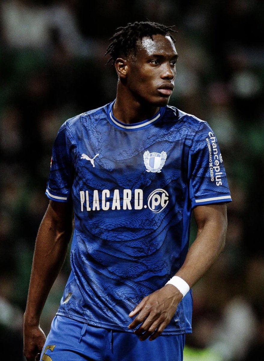 Andei estudando mais sobre o projeto do Famalicão em Portugal.

entre tantos detalhes, o investimento maior em Scouts- com brasileiros na Análise.

encontrei o "próximo Koulibaly" de Senegal.

IBRAHIMA BA. 20 anos.

fisicamente, absurdo.

tecnicamente, ótimo nas coberturas