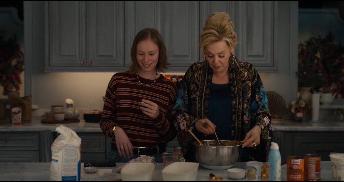 avadanielsbf's tweet photo. when it's your birthday and you have a date with your boss where you two smoke weed together while she cooks for you https://t.co/dMr0EUjTr8