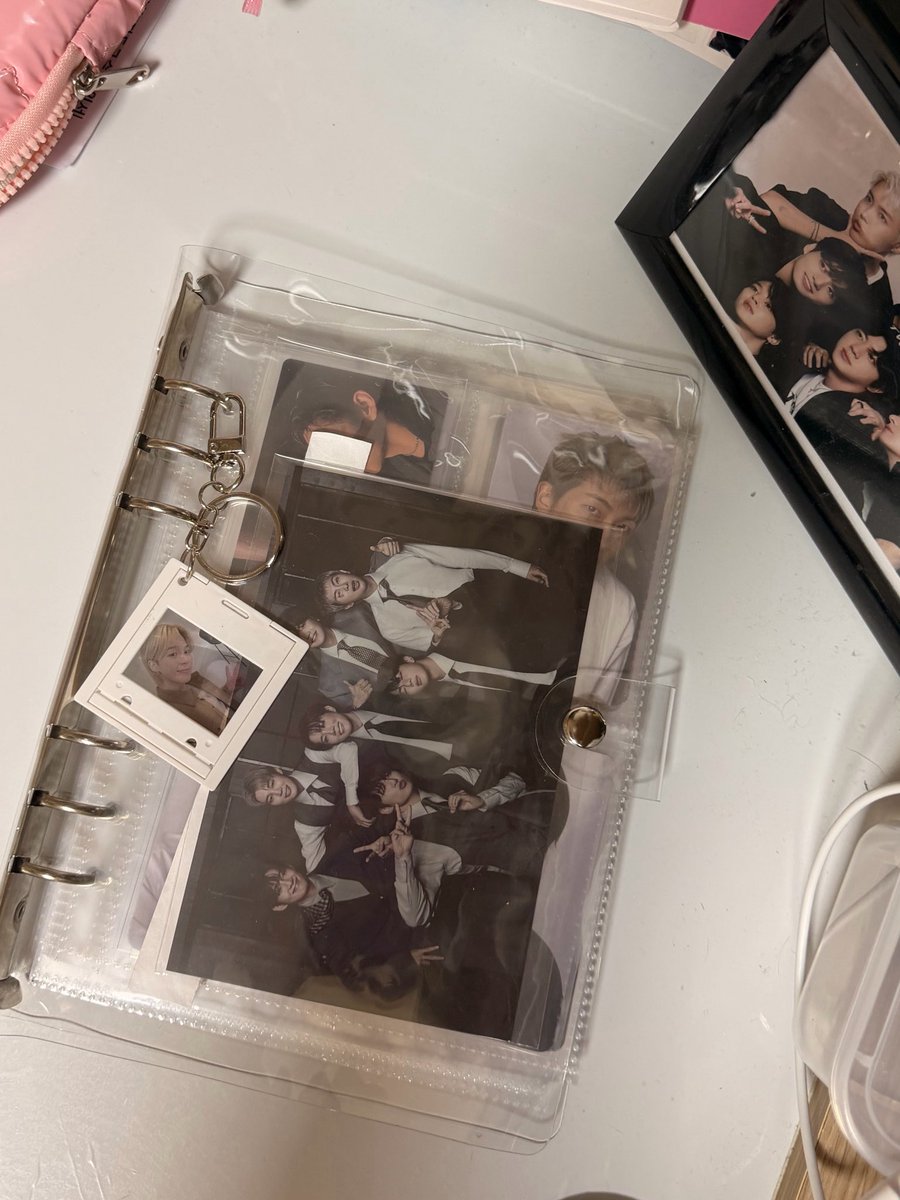 7sserendipity's tweet photo. Arirang binder tour💜🫶🏻
#bindertour #btsarirang https://t.co/4B5zz1mGrj