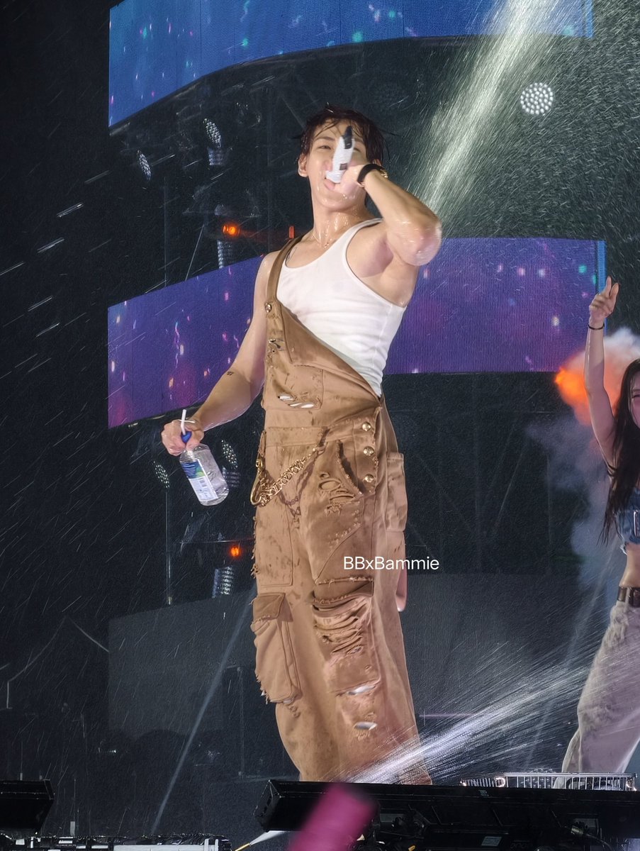 ตัวหนาและดูแน่นมาก น่ากอดเนอะ 

#BamBam #뱀뱀 #แบมแบม
<a href="/BamBam1A/">BamBam</a> <a href="/BAMBAMxBAMMIE/">뱀뱀 BamBam</a>