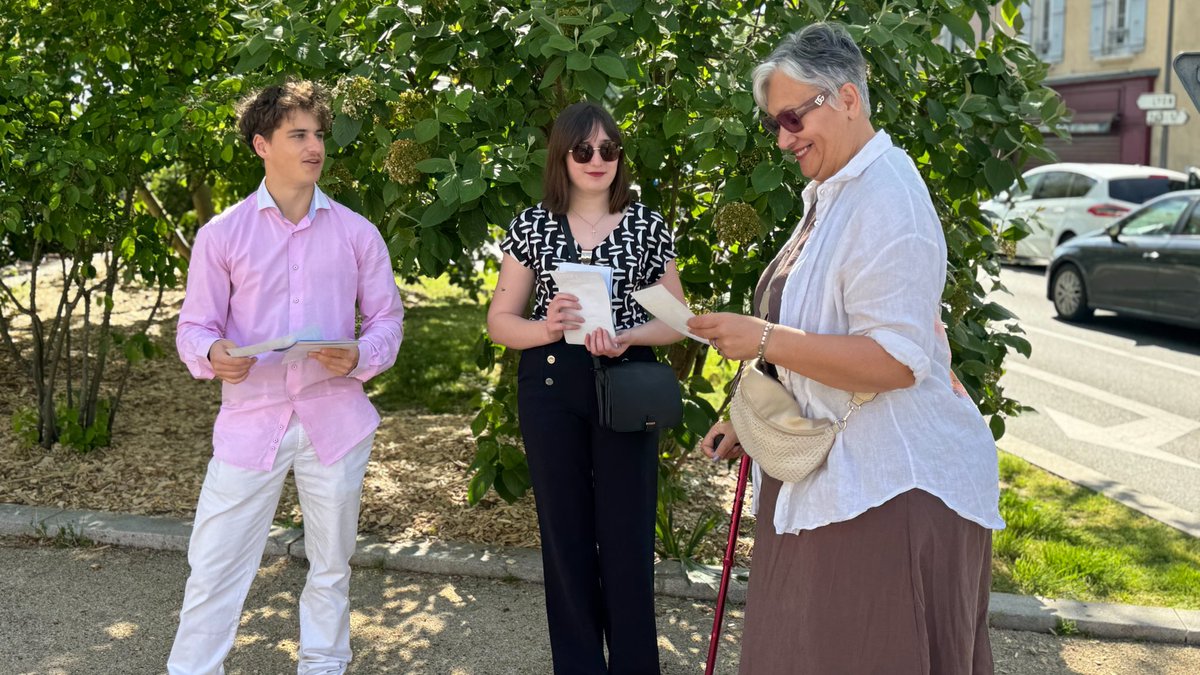 Rnj_71's tweet photo. 🇫🇷 Ce matin, nous étions sur le marché de Mâcon pour mobiliser pour le 1er mai et inviter à la Fête de la Nation en Saône-et-Loire avec Jordan Bardella et Marine Le Pen.

➡️ Inscriptions : https://t.co/DmijG6y1CO https://t.co/96mJ9Qkg0v
