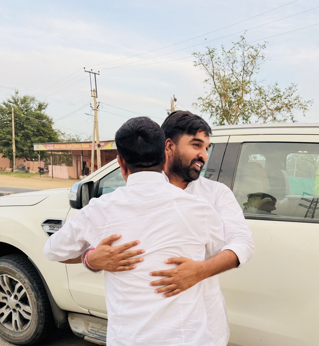 Suniljhajharia_'s tweet photo. झुंझुनू पधारने पर राजस्थान युवा कांग्रेस के प्रदेश अध्यक्ष, संगरिया विधायक श्री अभिमन्यु पूनियां जी का युवा कांग्रेस के साथियों के साथ स्वागत और अभिनंदन किया ।
@SachinPilot 
@AbhimanyuP00NIA https://t.co/svTipjTpP1