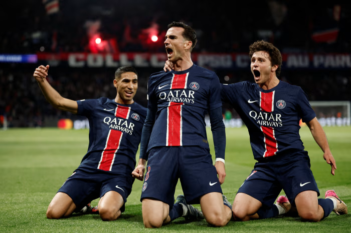 logical_utd's tweet photo. Le grand Paris Saint-Germain. https://t.co/oLPby6DPs5